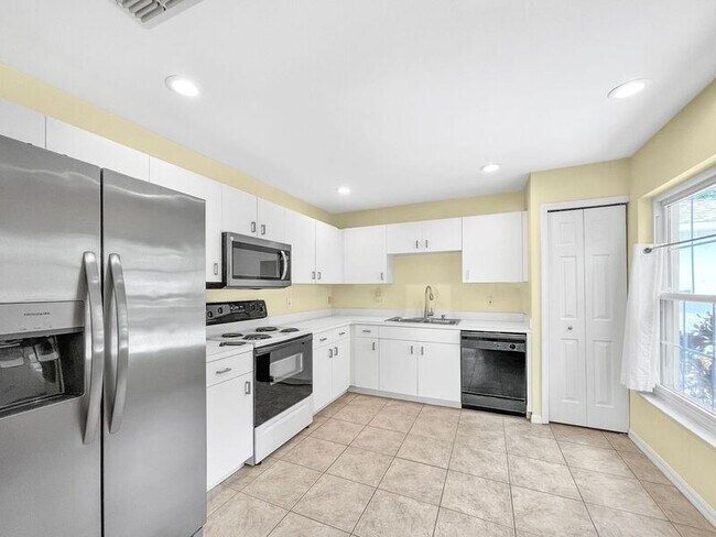 Foto del edificio - 4218 Snowdon St