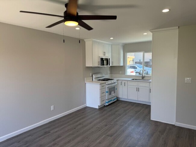 Foto del edificio - 2516 E Anaheim St