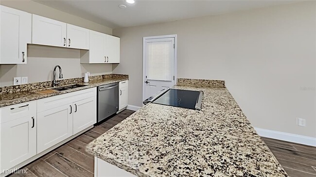 Building Photo - 4 br, 2 bath House - 3624 E CLIFTON STREET