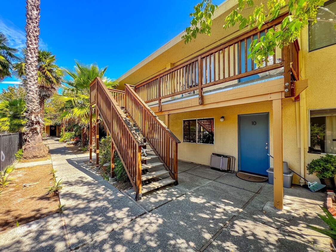 Building Photo - Westview Apartments