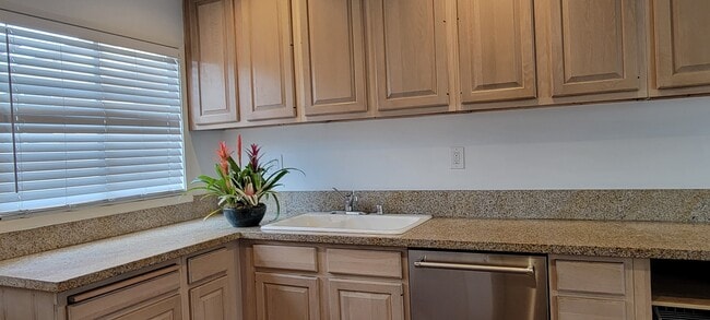 Building Photo - 17565 Bullock St