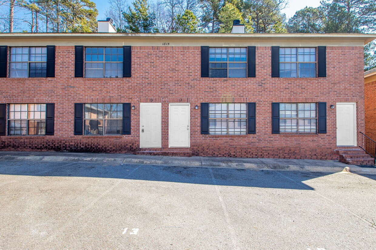 Primary Photo - 1815 Reservoir Rd