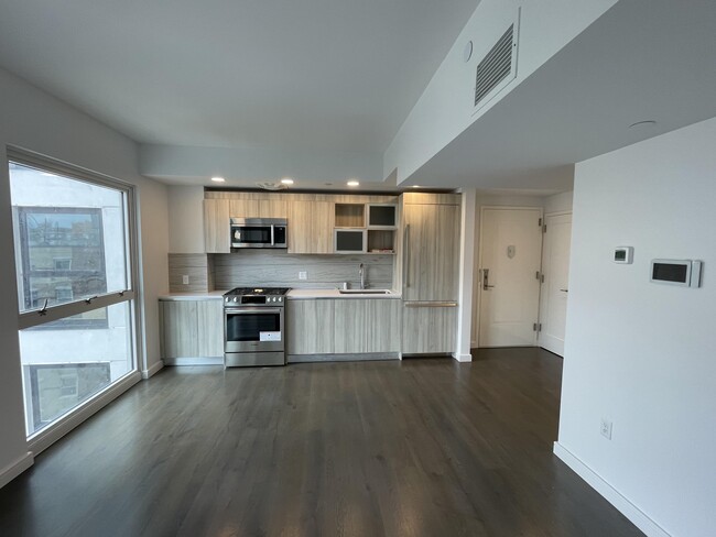 Building Photo - 371 W 123rd St