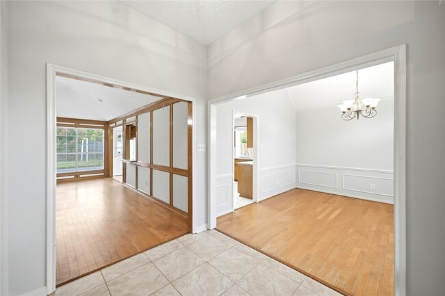 Building Photo - 15911 Moonrock Dr