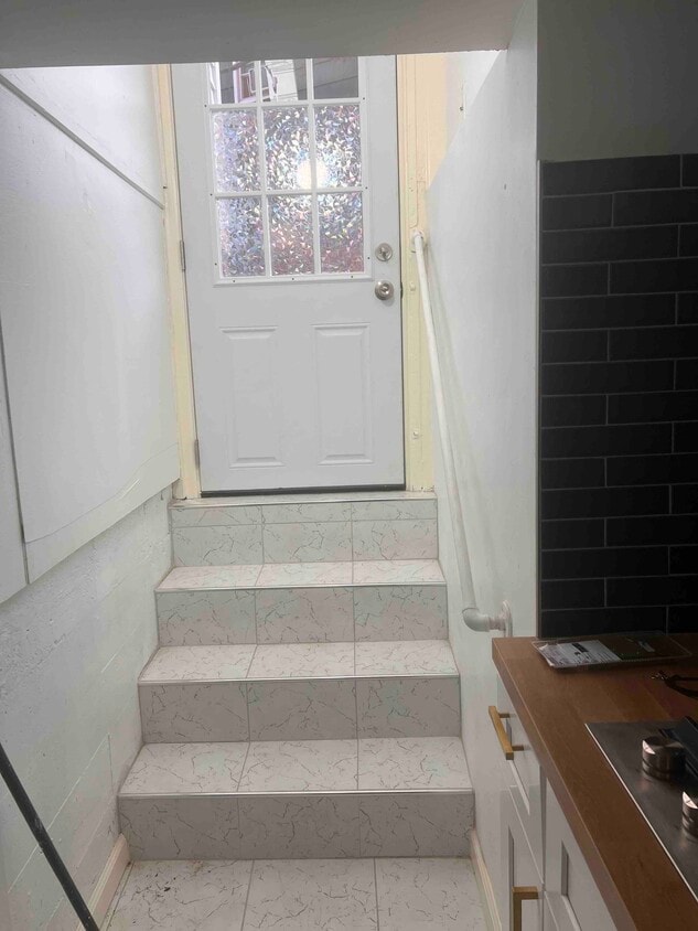 Primary Photo - 20 Belmont St
