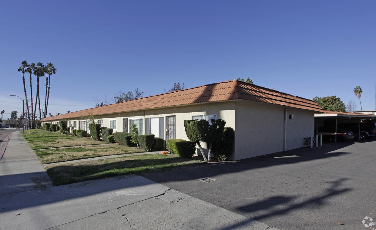 Primary Photo - 2012 E Midway Dr
