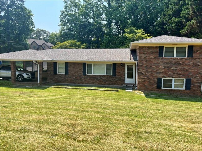 Building Photo - 1395 Siesta Ln