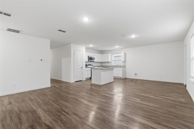 Foto del edificio - 104 Holiday Dr