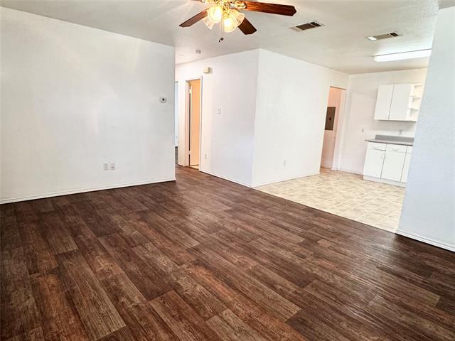 Foto del edificio - 13116 White Settlement Rd