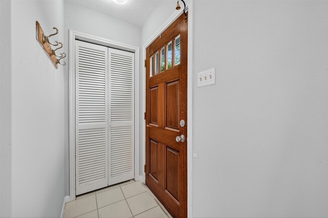 Building Photo - 1445 Bonanza Rd