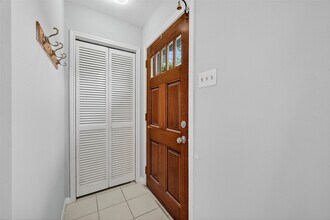 Building Photo - 1445 Bonanza Rd