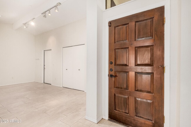 Foto del edificio - 625 E Northview Ave