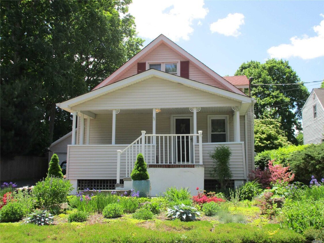 Foto principal - 10 Soundview Ave