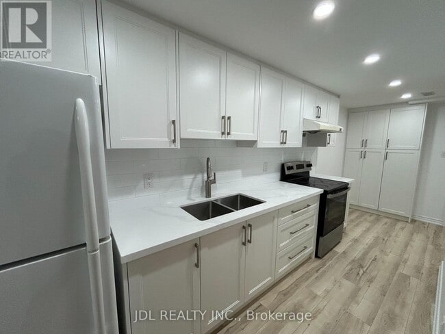 Building Photo - 22 Bern St