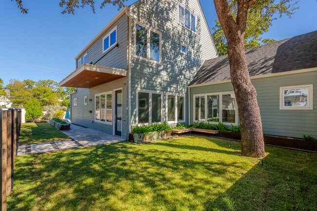 Foto del edificio - 2105 Enfield Rd