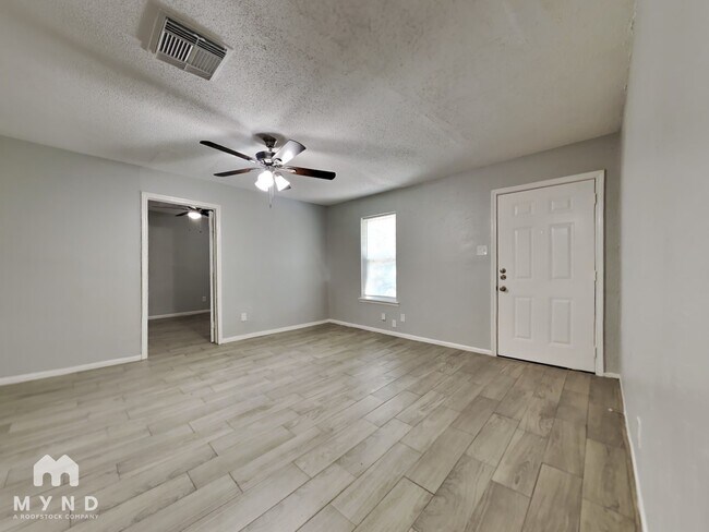 Foto del edificio - 9233 Nyssa St