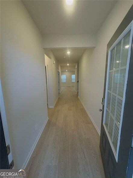 Foto del edificio - 327 Vly Oak Dr