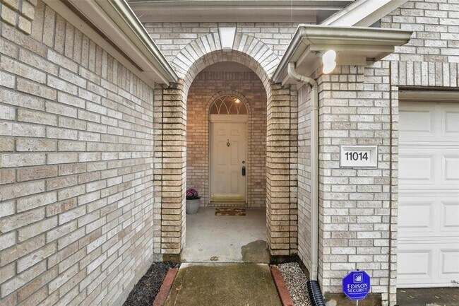 Building Photo - 11014 Hunting Path Ct