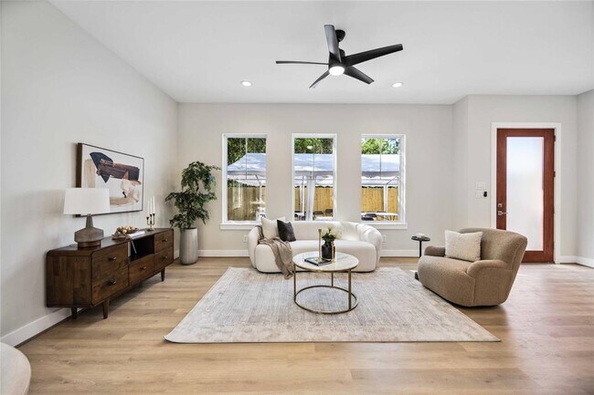 Foto del edificio - 5718 Beall St