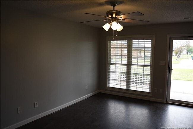 Building Photo - 1006 Pinecrest Dr