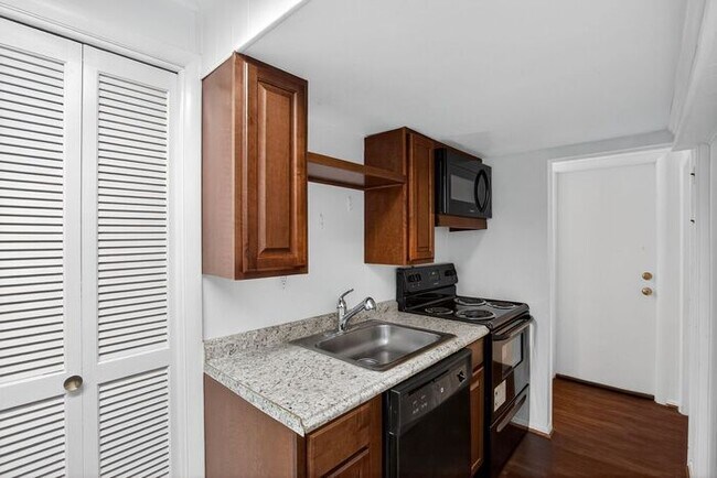 Foto del edificio - 3948 S Shore Dr