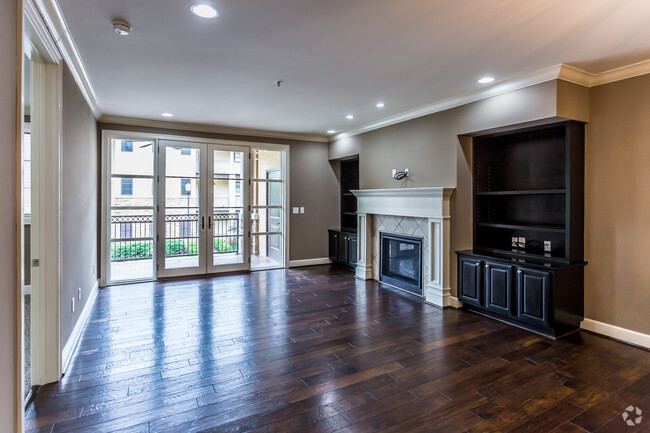 3BR, 2BA - River Birch - 1791 SF - Living Room - Chenal Woods