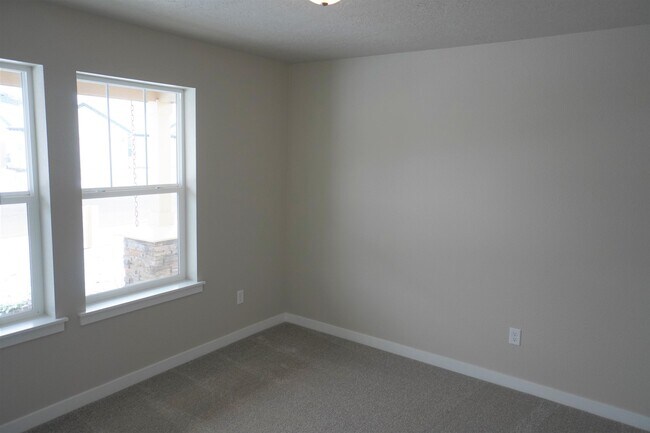 Building Photo - 3067 N Greengate Way