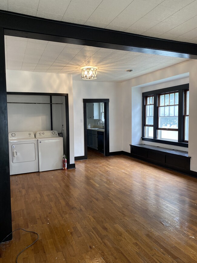 Building Photo - 1417 Humboldt St