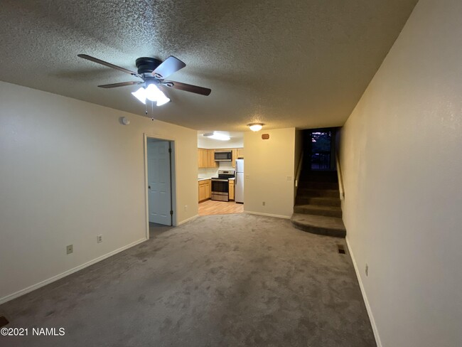 Building Photo - 5805 E Bear Paw Dr