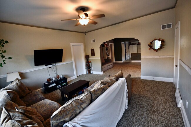 Living Room - 1504 N Marshall St
