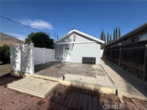 Building Photo - 11034 Scoville Ave