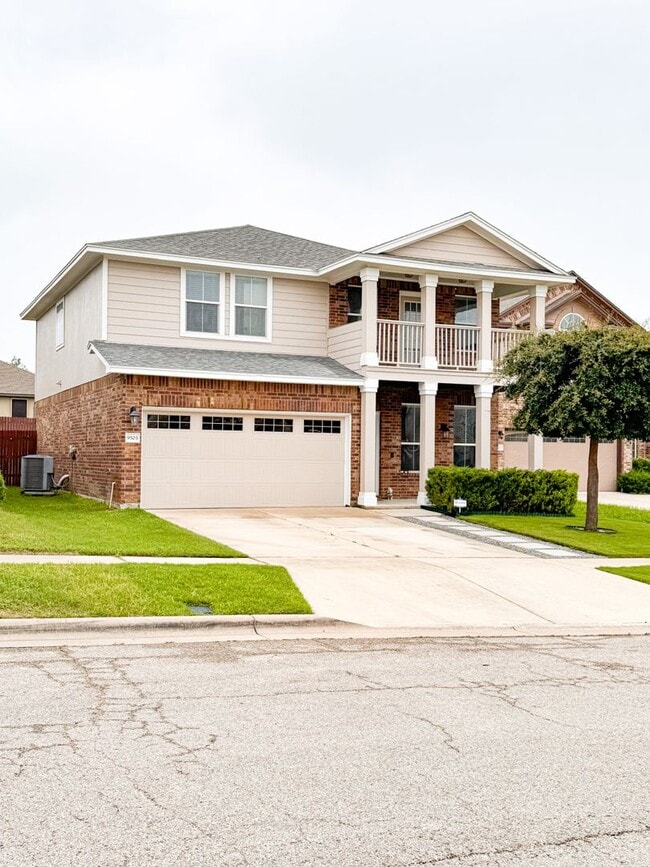 Building Photo - 9503 Adeel Dr