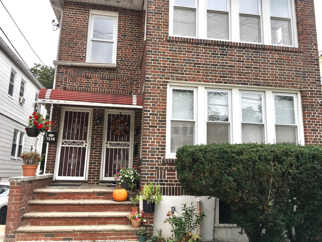 66 First St, Yonkers, NY 10704 Townhome Rentals in Yonkers NY