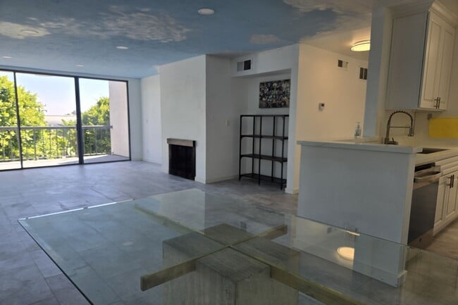 Foto del edificio - 8535 W Knl Dr
