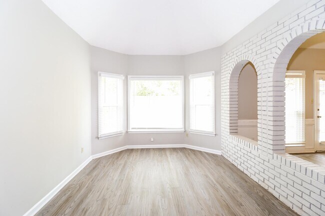 Foto del edificio - 6753 Devenshire Ln