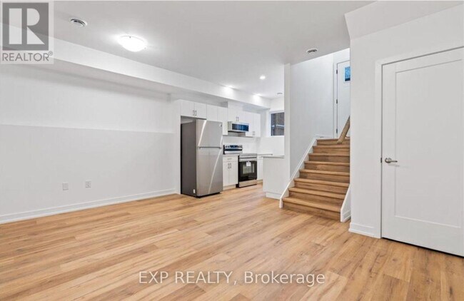 Photo du bâtiment - 781 Clare Ave