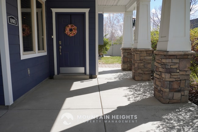 Building Photo - 10983 Sunup Way
