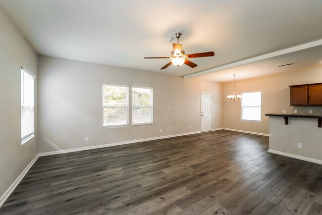 Building Photo - 630 Mountain Quail Dr