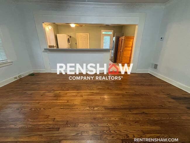 Building Photo - Text the Leasing Team at 901-820-4367 to S...