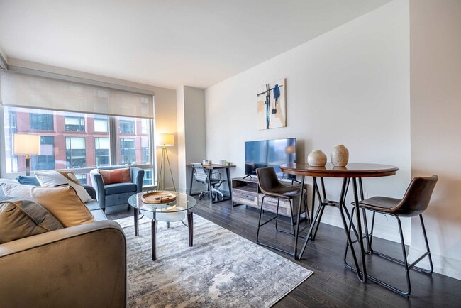 Foto del edificio - 555 10th Ave