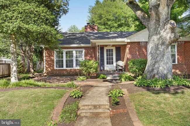 Foto del edificio - 7803 Marbury Rd
