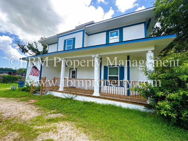 Building Photo - 518 N 26th St
