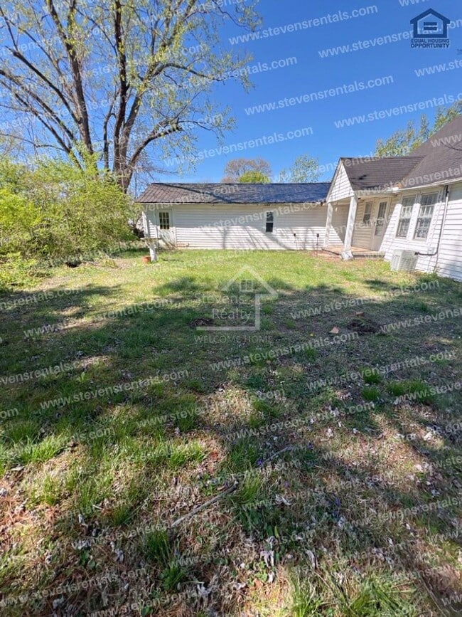 Building Photo - 601 Bradley Dr