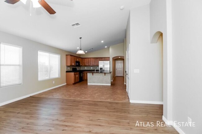 Foto del edificio - 34724 N Barzona Trail