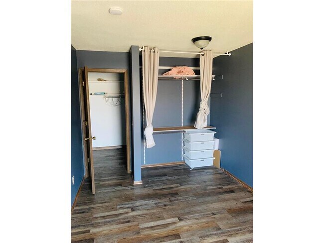 Building Photo - 932 Westbrooke Way