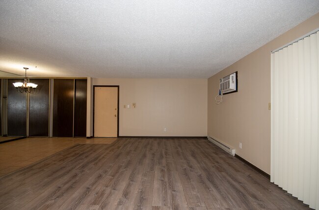 Building Photo - 2224 Oneida St