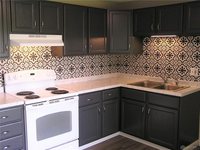 Building Photo - 126 McCraw Dr