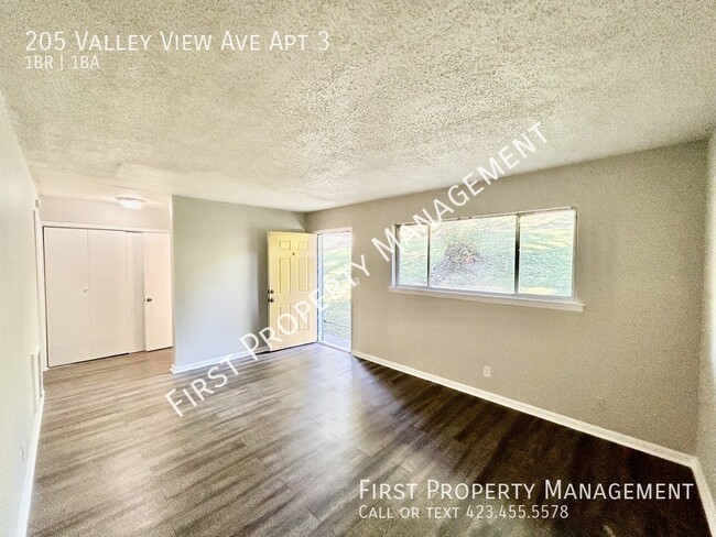 Building Photo - 205 Valley View Ave