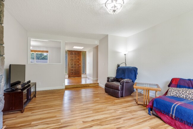 Foto del edificio - 9423 NE Woodridge St