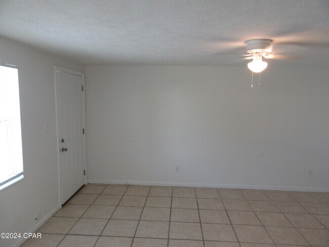Building Photo - 6427 Sunset Ave
